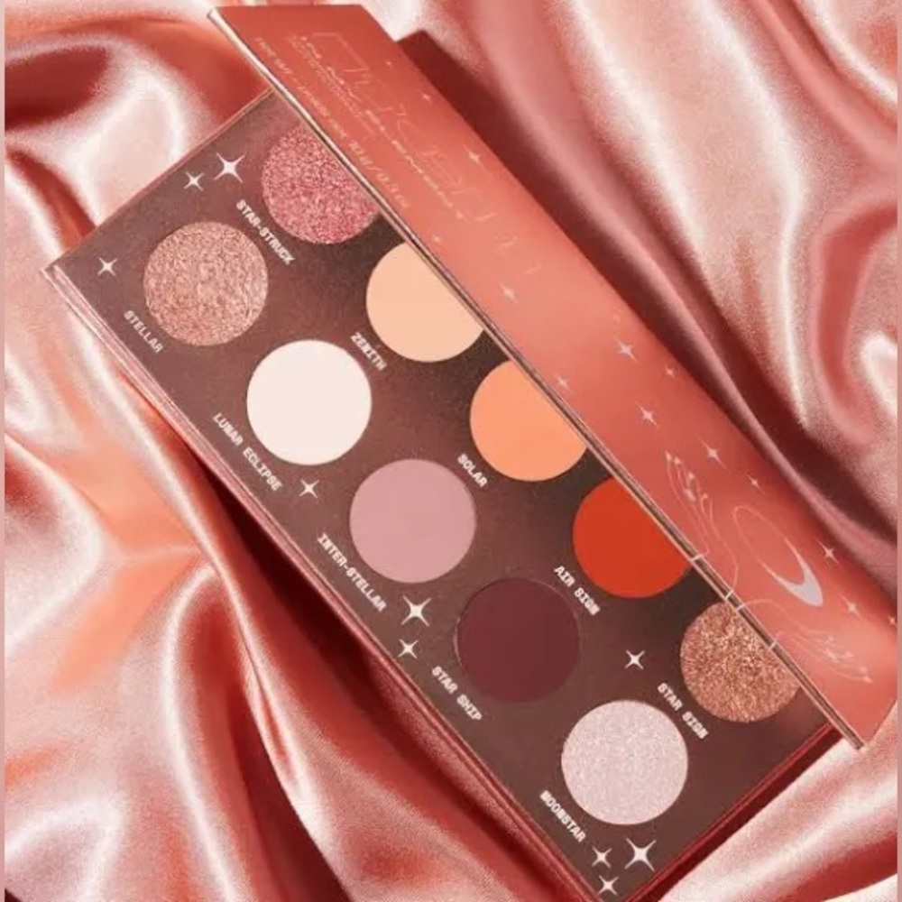 Item “In My Element” BNIB eyeshadow palette
